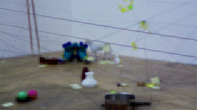 Bilder der Heimat hängt man an die Wand.
Rauminstallation, BA
Abschlussarbeit, HKB Bern, 2009Ausgehend vom persönlichen Arbeitsthema Erinnerung, sind
eigene und gekaufte Gegenständeforschend angeordnet und mit Fäden installativ
zueinander in Bezug gesetzt – analog eines räumlichen Mind- Maps. Dadurch
ausgelöste Gedanken und Assoziationen sind als Notizen in diesem Netz
integriert.
Raumgrösse: 6,5 x 5,3 x 2,7 Meter